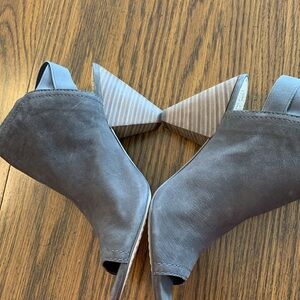 Vince Camuto Heels, size 8.5. Gray